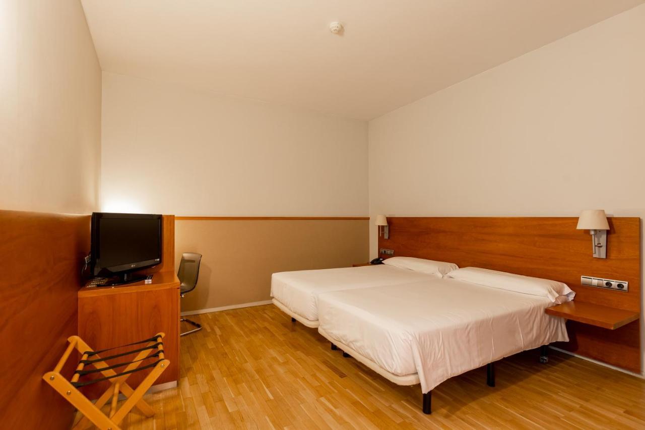 Double or Twin Room (1-2 Adults),1333700654:JPEG